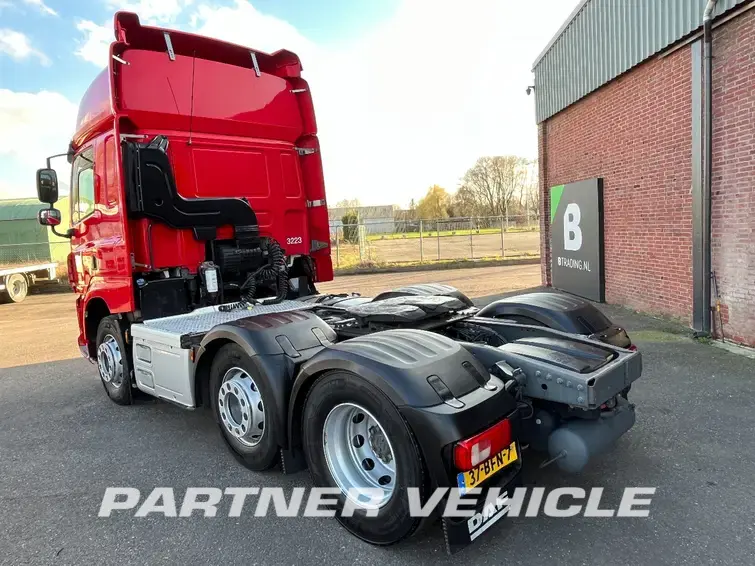 frontLeft : DAF CF 460 Tracteur routier