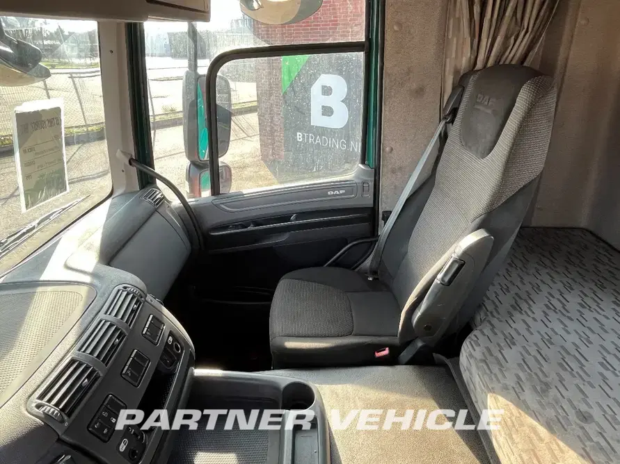 frontLeft : DAF CF 440 Hydrodrive Tracteur routier