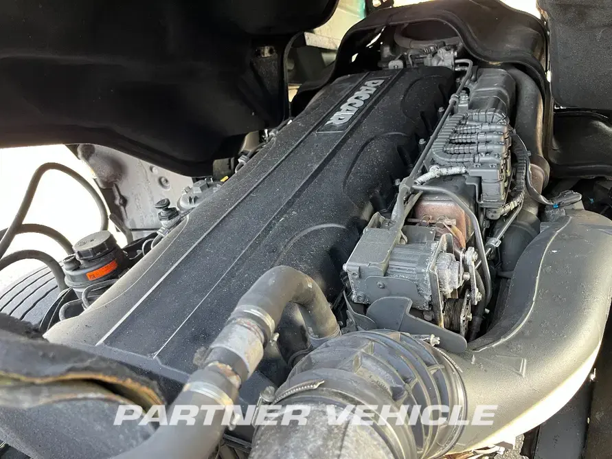 frontLeft : DAF CF 440 Hydrodrive Tracteur routier