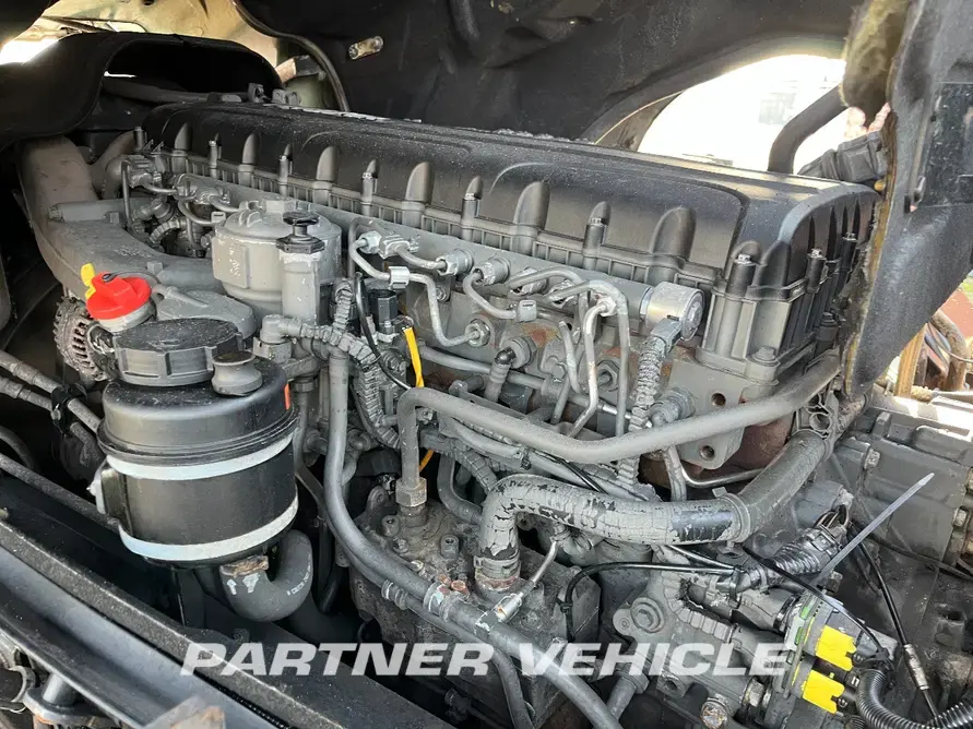frontLeft : DAF CF 440 Hydrodrive Tracteur routier
