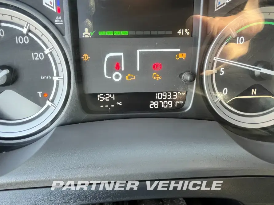 frontLeft : DAF CF 440 Hydrodrive Tracteur routier