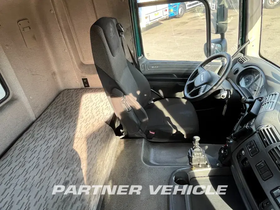 frontLeft : DAF CF 440 Hydrodrive Tracteur routier