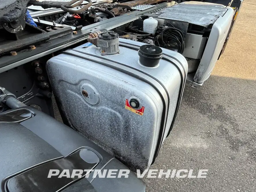 frontLeft : DAF CF 440 Hydrodrive Tracteur routier