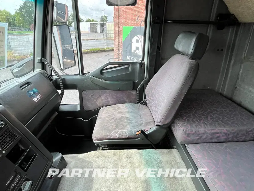 frontLeft : Iveco Eurotech 440E43 Тягач