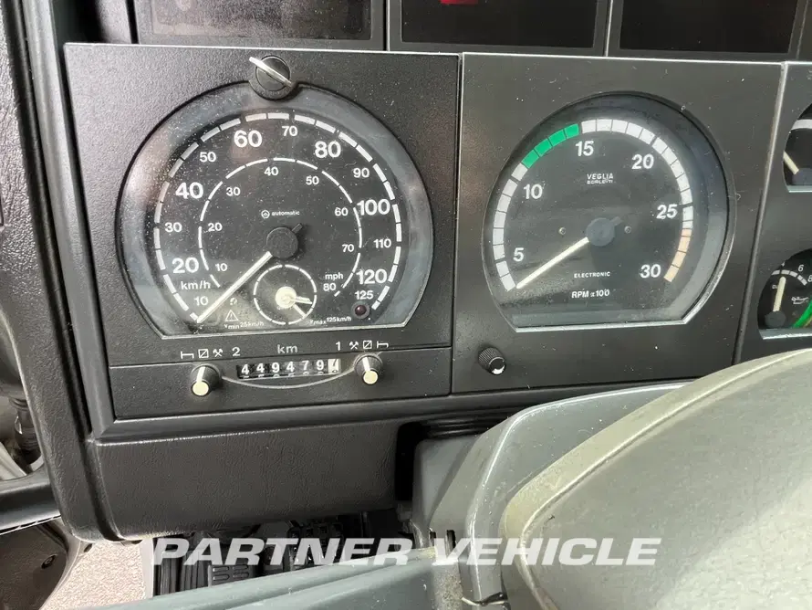 frontLeft : Iveco Eurotech 440E43 Тягач
