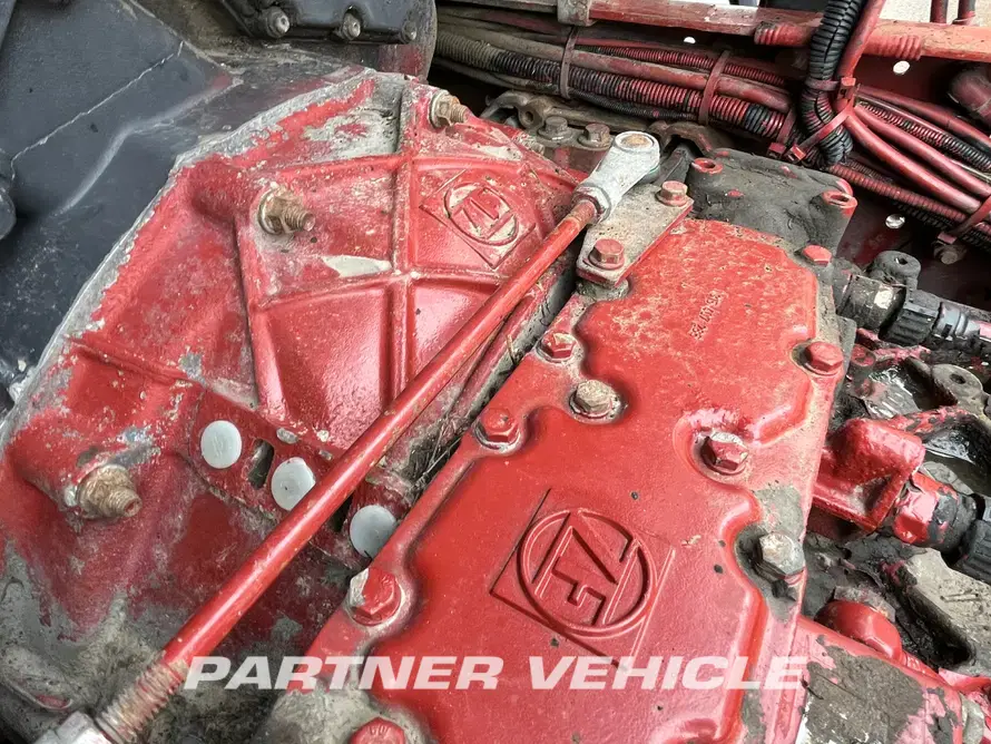 frontLeft : Iveco Eurotech 440E43 Тягач