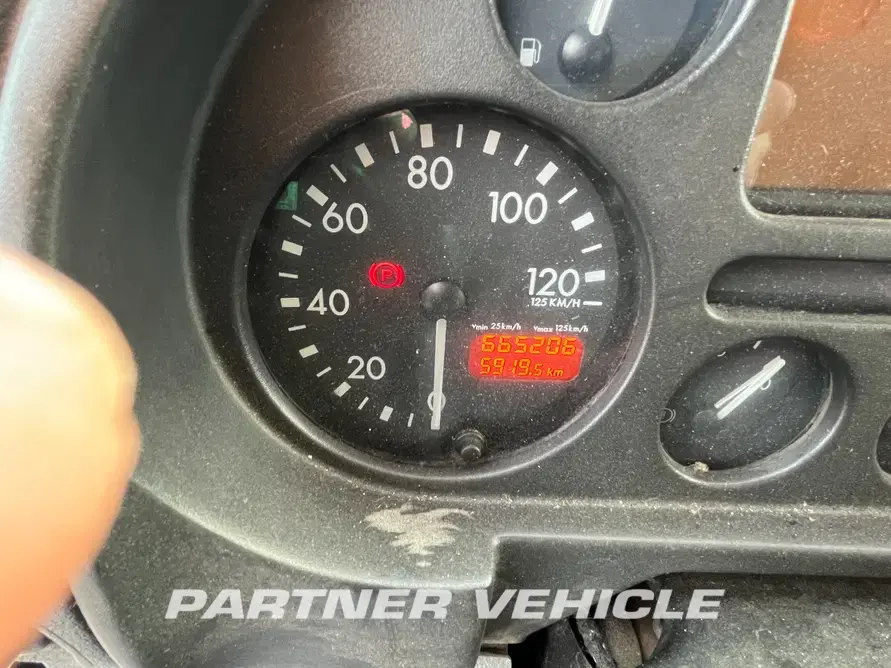 frontLeft : DAF LF55.250 Грузовик с кузовом-фургоном