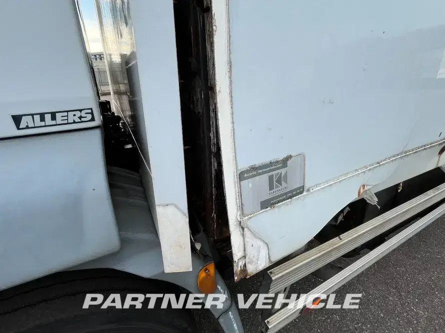 frontLeft : DAF LF55.250 Грузовик с кузовом-фургоном