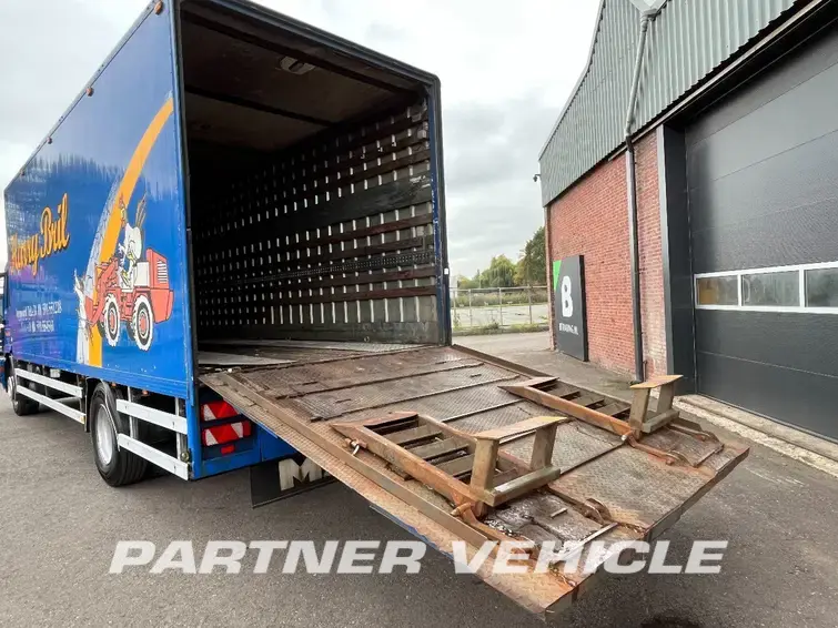 frontLeft : MAN TGA 18.264 Box body truck