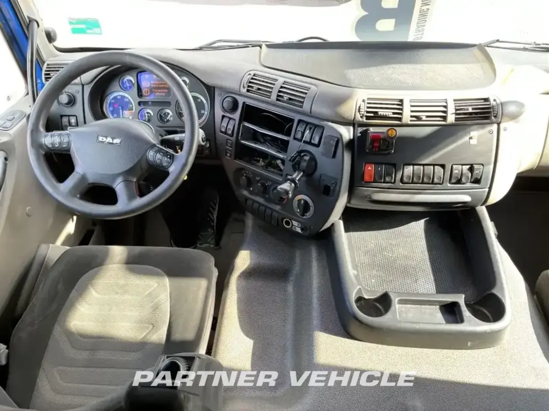 frontLeft : DAF CF85.410 Самосвал камион