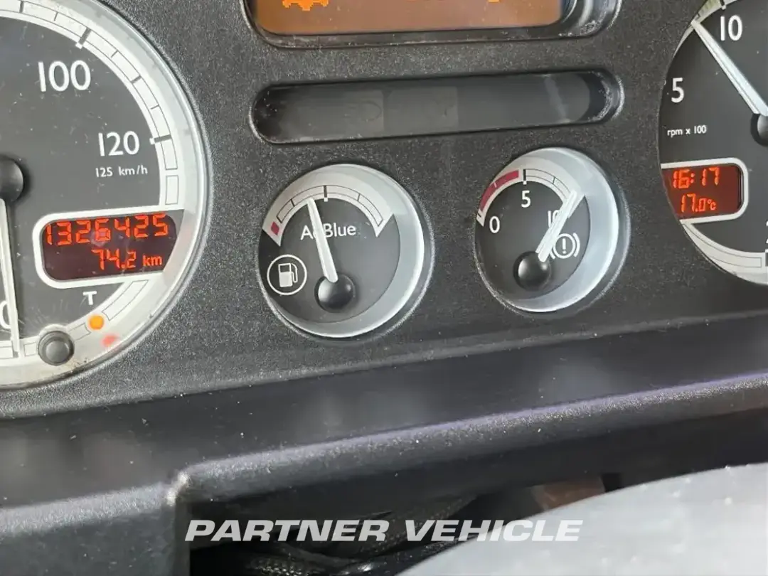 frontLeft : DAF CF85.410 Самосвал камион