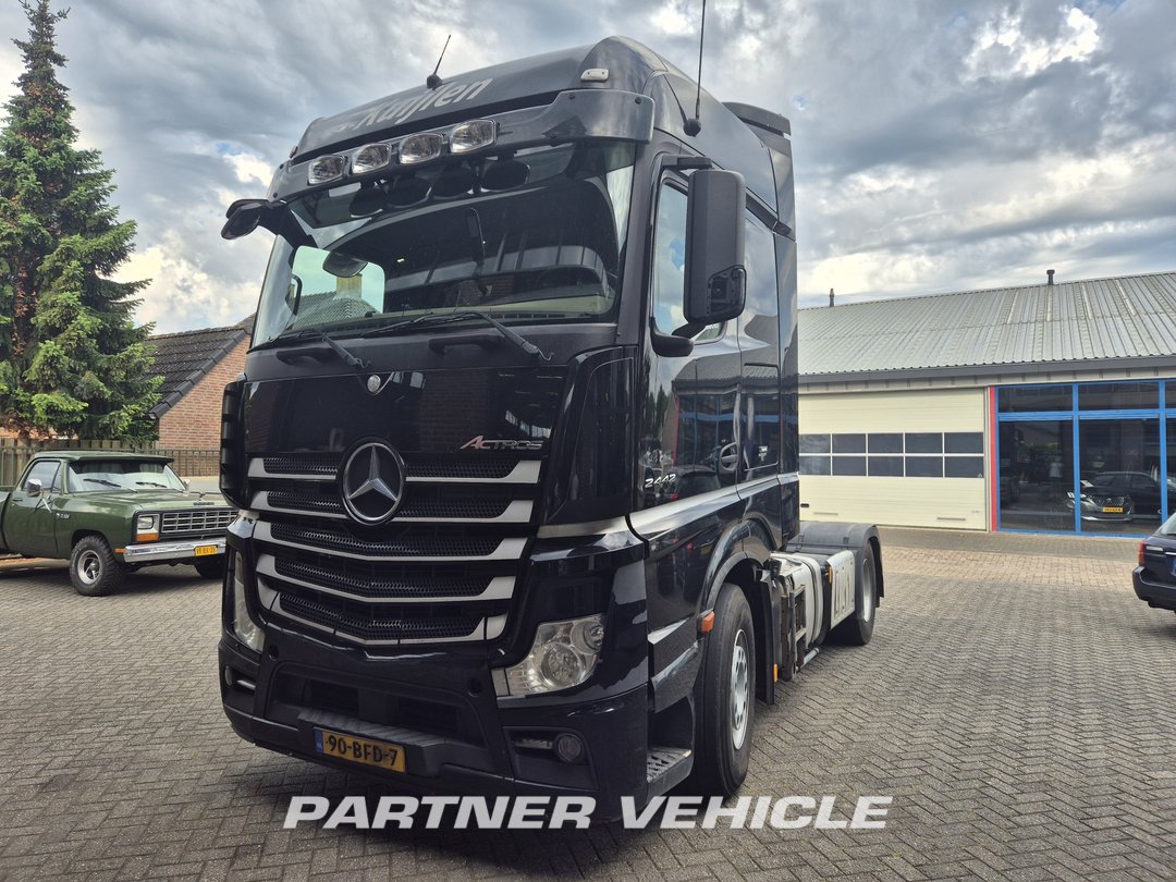 Mercedes Actros 2442 6X2 Dragbil