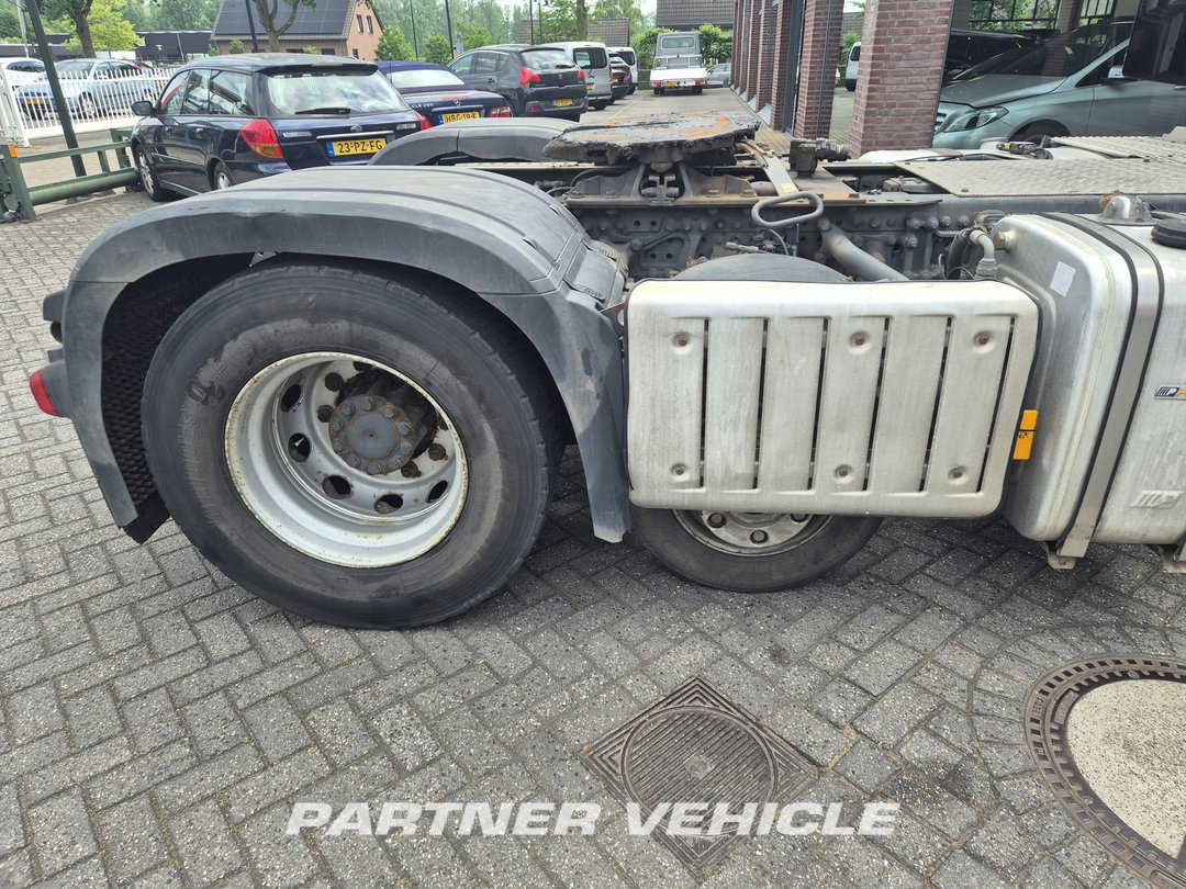 frontLeft : Mercedes Actros 2442 Cap tractor