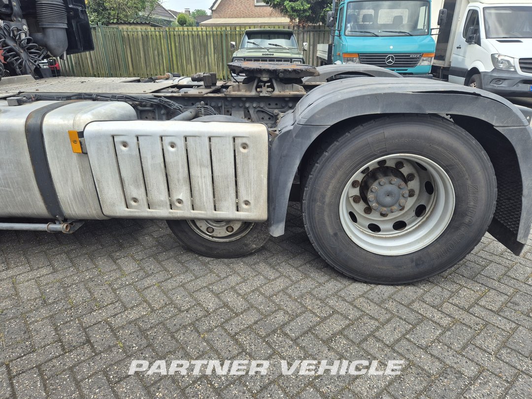 frontLeft : Mercedes Actros 2442 Cap tractor