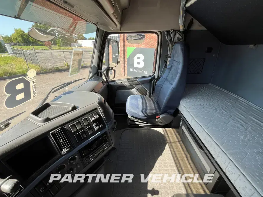 frontLeft : Volvo FH 400 камион шаси