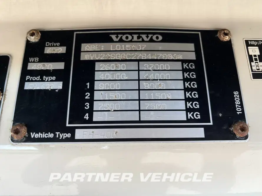 frontLeft : Volvo FH 400 камион шаси