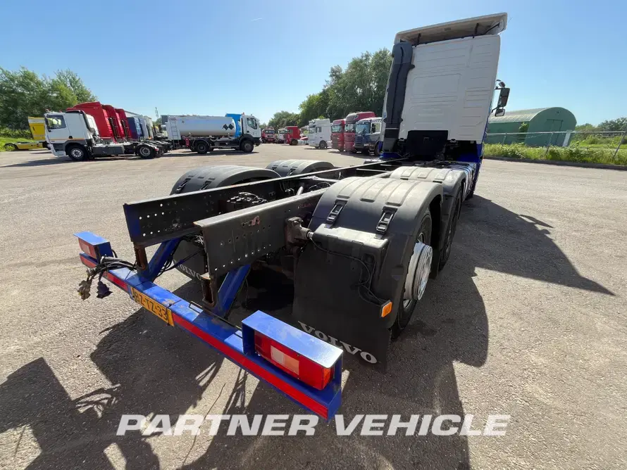 frontLeft : Volvo FH 400 камион шаси
