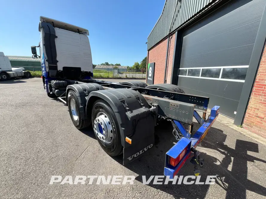 frontLeft : Volvo FH 400 камион шаси