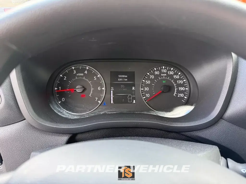 frontLeft : Renault Master 165PK BE Połączenie