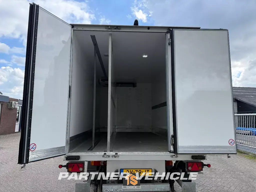 frontLeft : Renault Master 165PK BE Połączenie