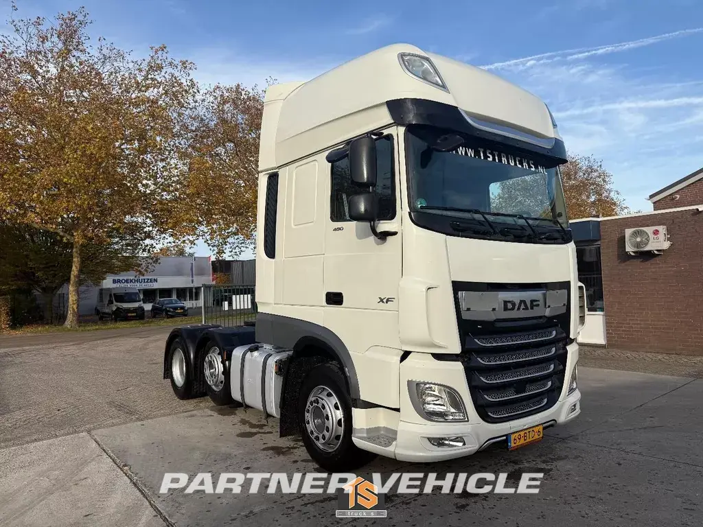 frontLeft : DAF XF 480 Trekker