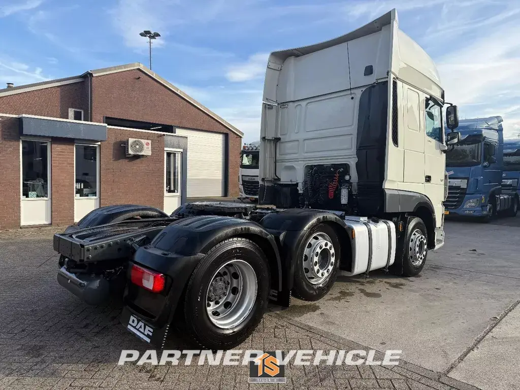 frontLeft : DAF XF 480 Trekker