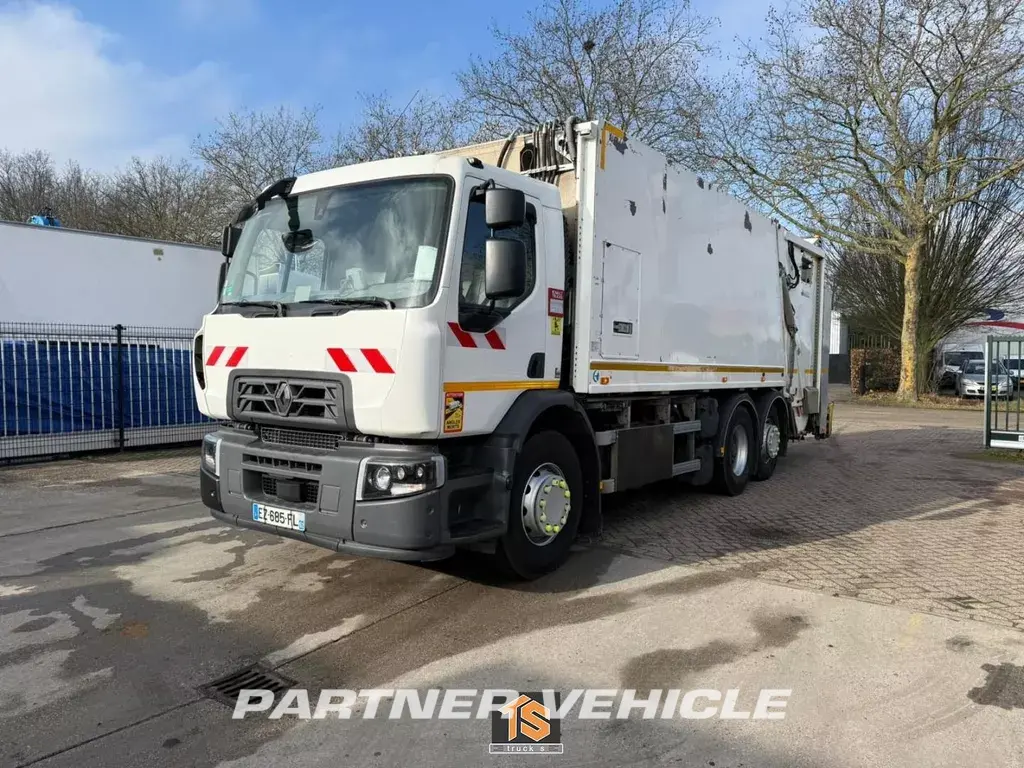 Renault D 320 6X2  شاحنة القمامة