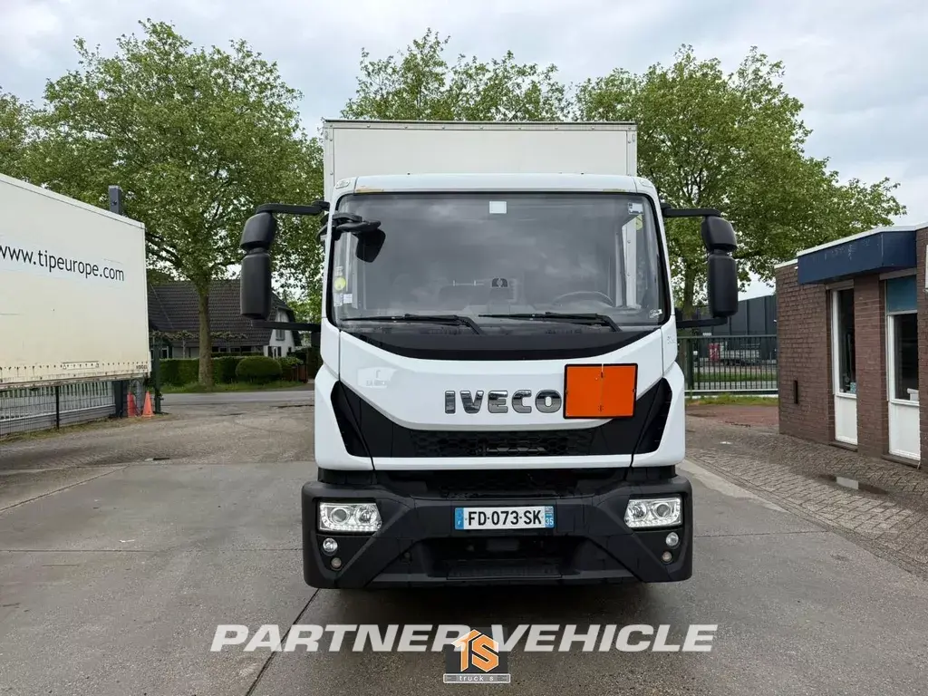 frontLeft : Iveco Eurocargo 120E190 Box body truck