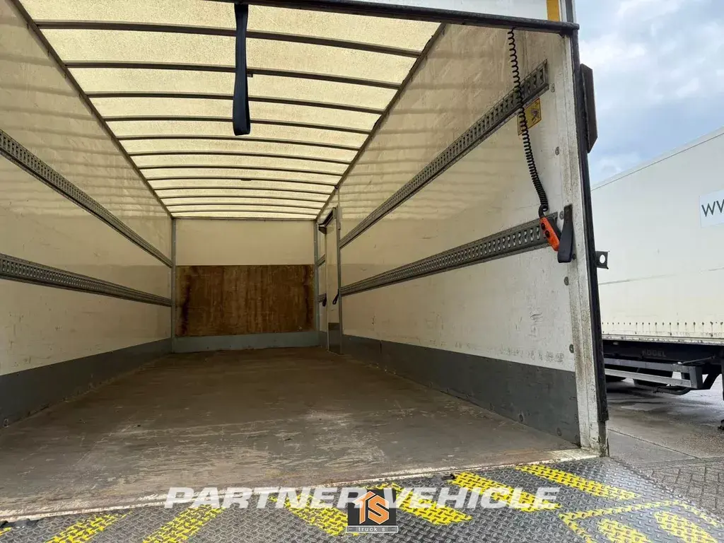 frontLeft : Iveco Eurocargo 120E190 Box body truck