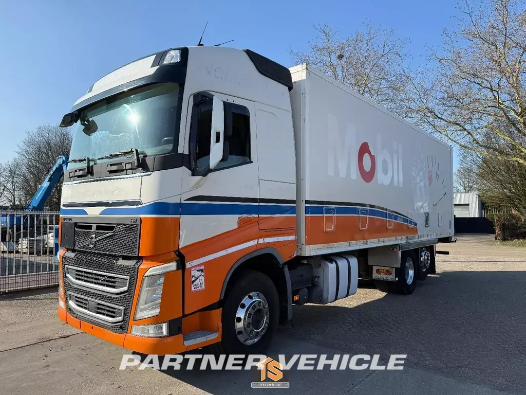 Volvo FH 420 6X2  Box body truck