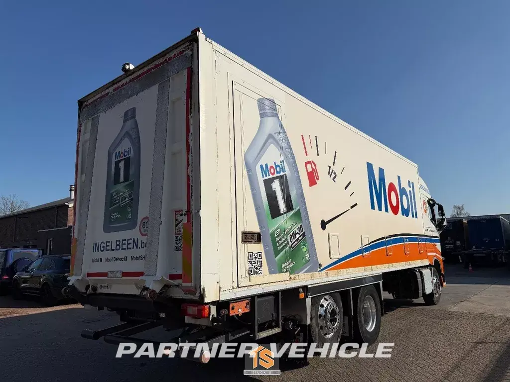 frontLeft : Volvo FH 420 Karosser för sluten lastbil