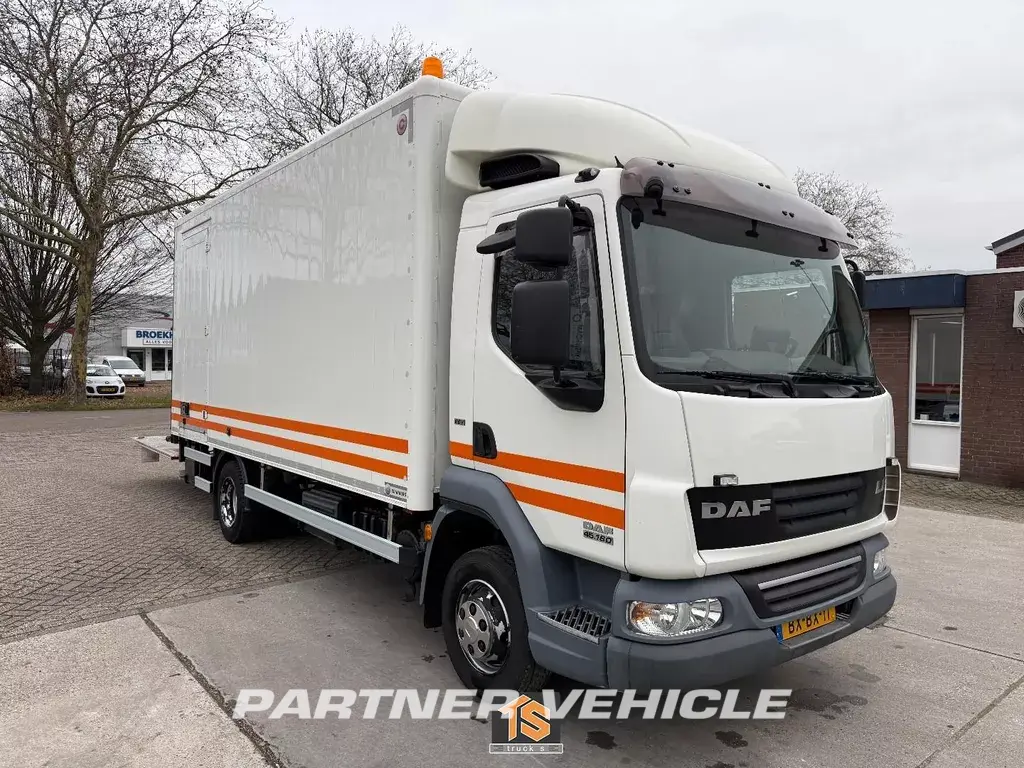 frontLeft : DAF LF45.160 Box body truck