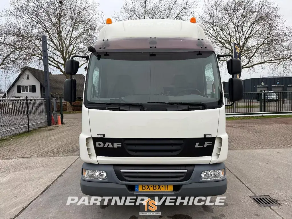 frontLeft : DAF LF45.160 Box body truck