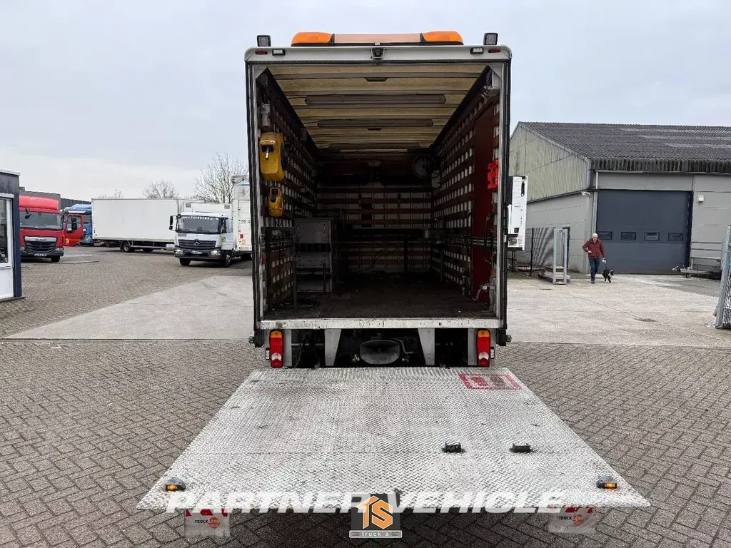 frontLeft : DAF LF45.160 Box body truck