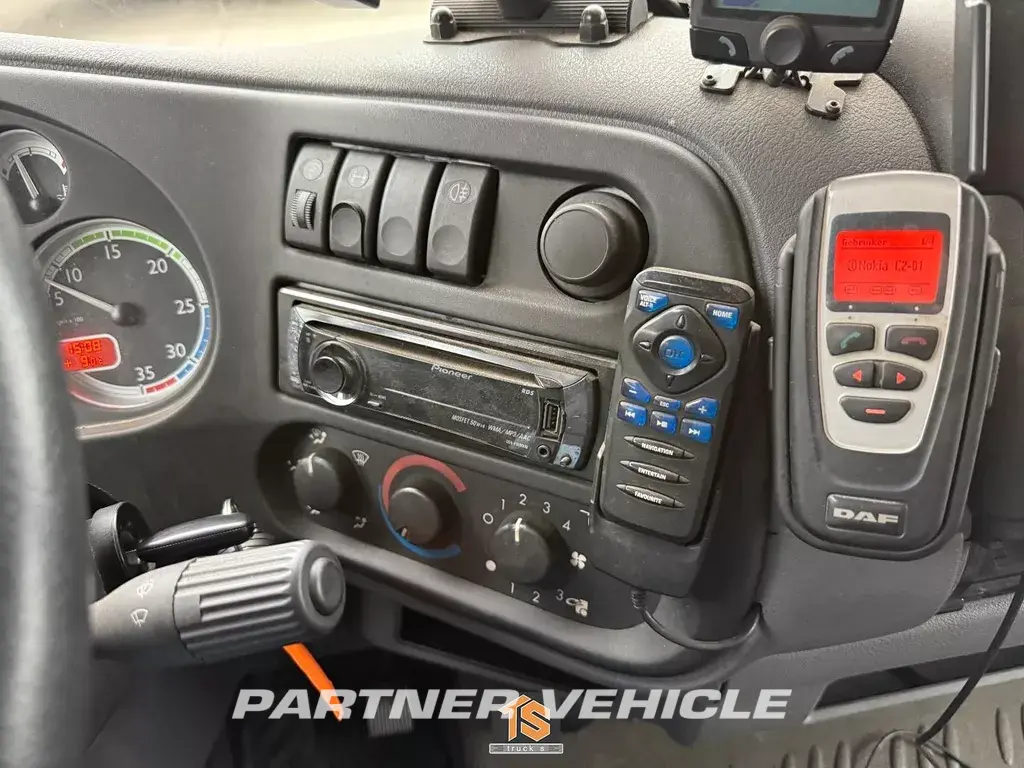 frontLeft : DAF LF45.160 Box body truck