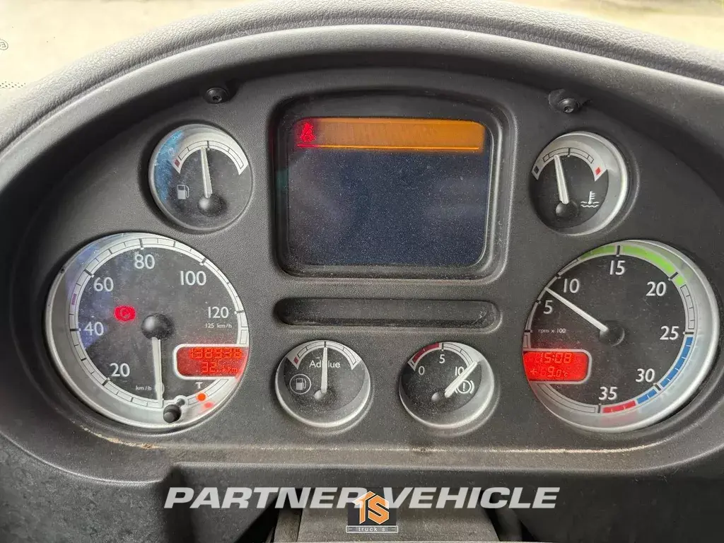 frontLeft : DAF LF45.160 Box body truck