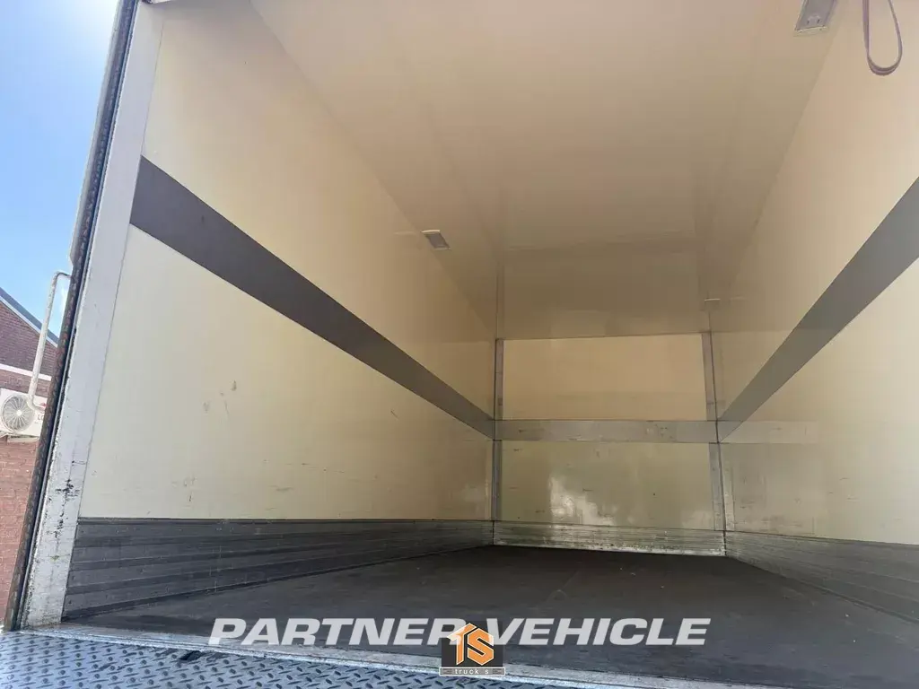 frontLeft : MAN TGL 12.220 Box body truck