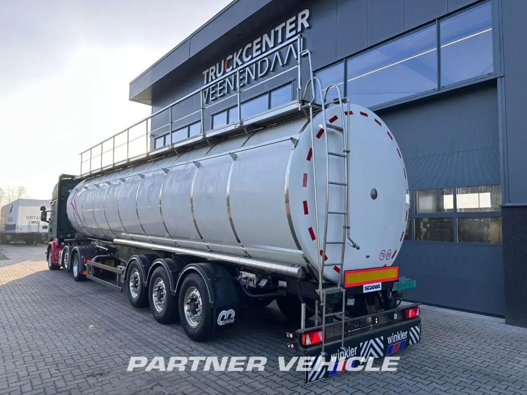 frontLeft : Menci SA1355 STC Tank Semi Trailer