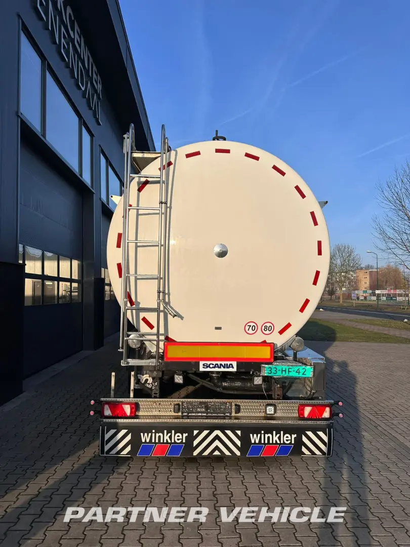 frontLeft : Menci SA1355 STC Tank Semi Trailer