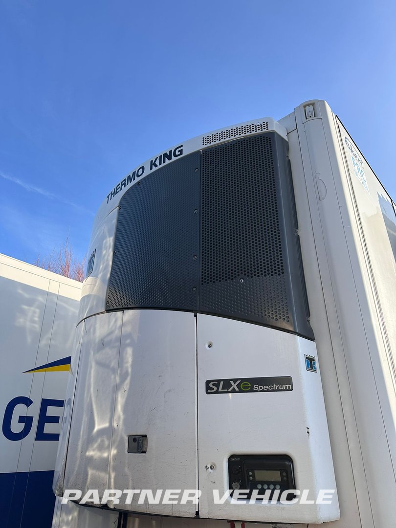 frontLeft : Ekeri T3-N FRC SLXe Spectrum Refrigerated Trailer