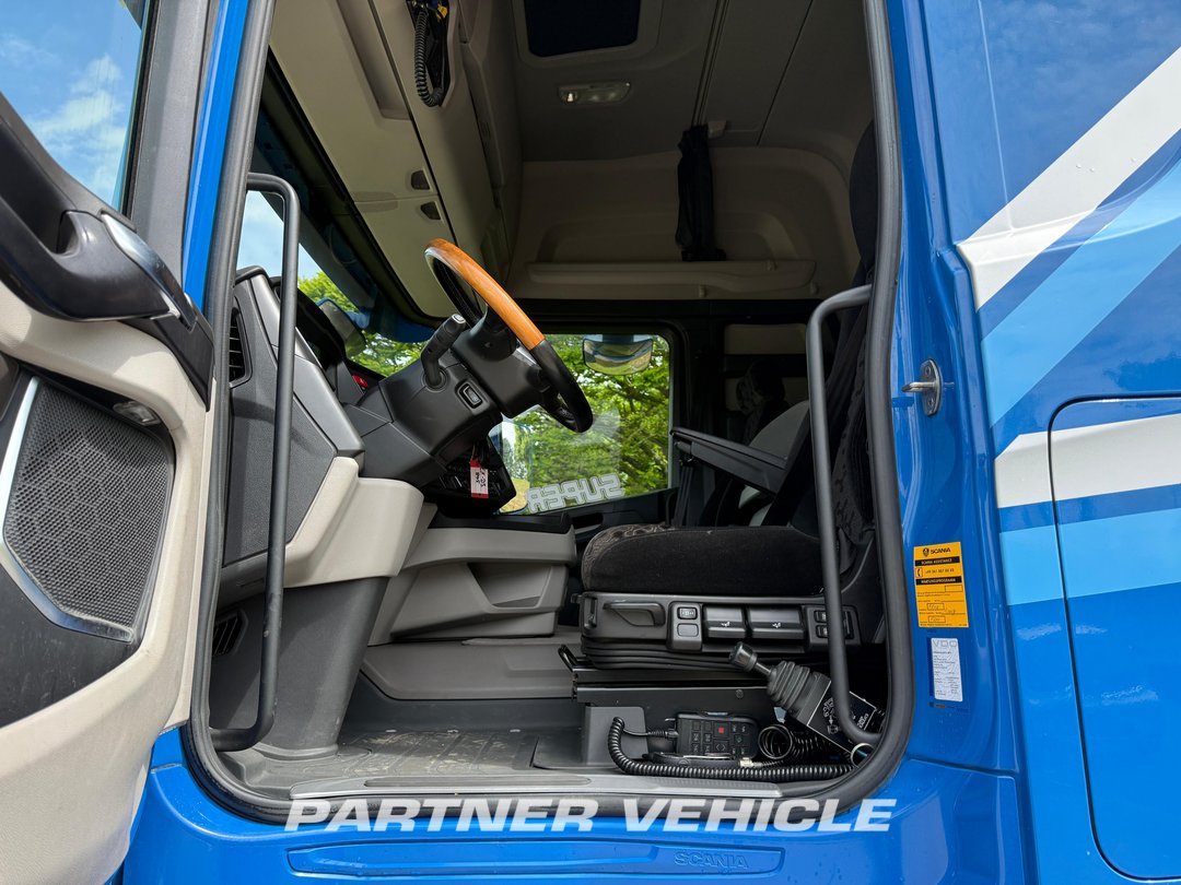 frontLeft : Scania R500 Tractor Unit