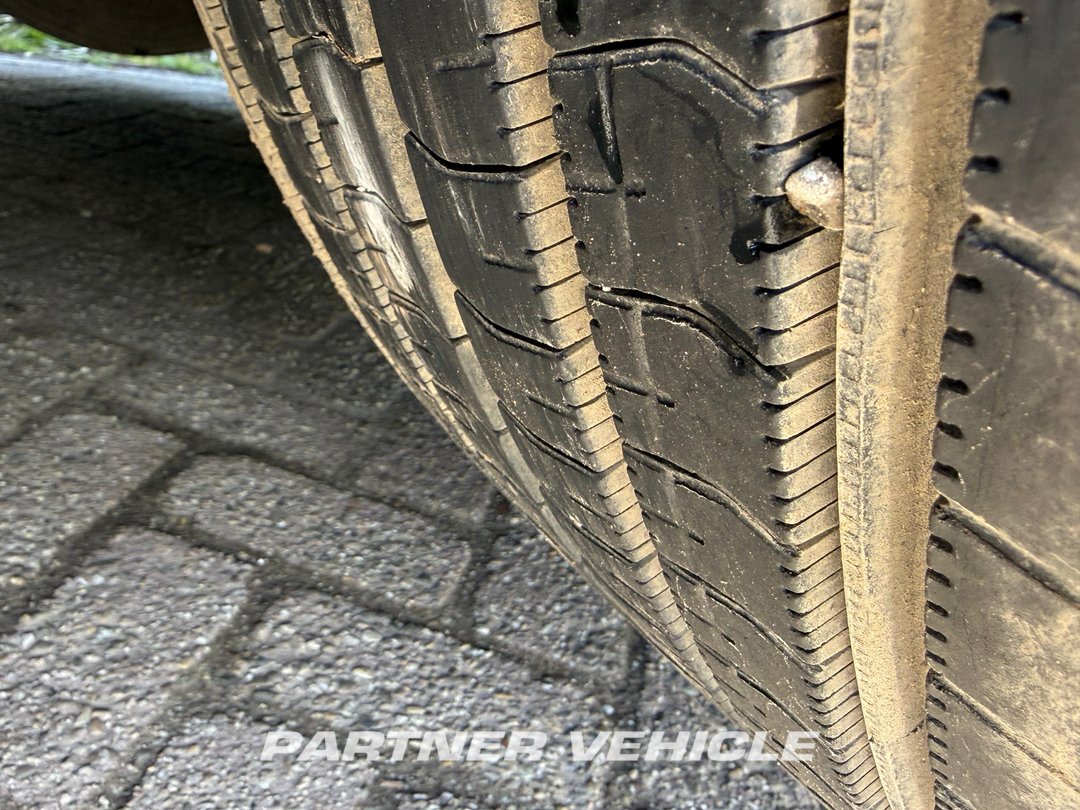frontLeft : Scania R450 Tractor Unit