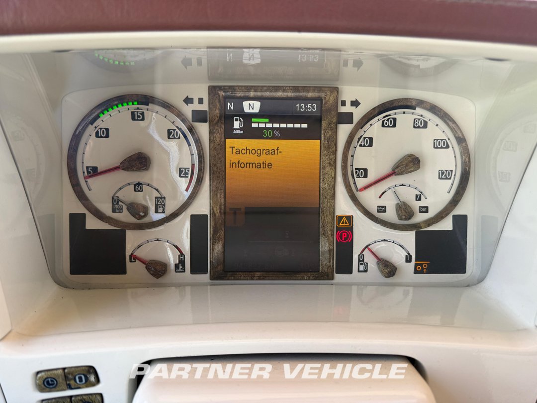 frontLeft : Scania R450 Tractor Unit