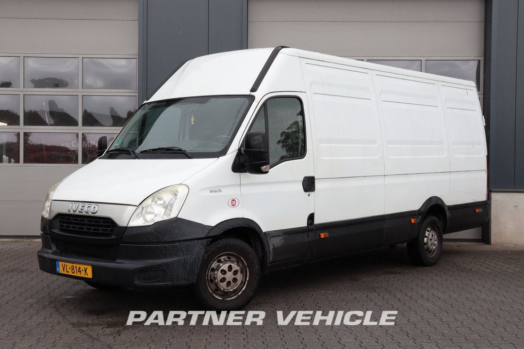 Iveco Daily 35S13 شاحنة خفيفة بصندوق مغلق