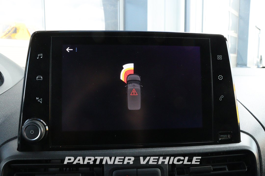 frontLeft : Peugeot Partner 130pk Fourgon utilitaire