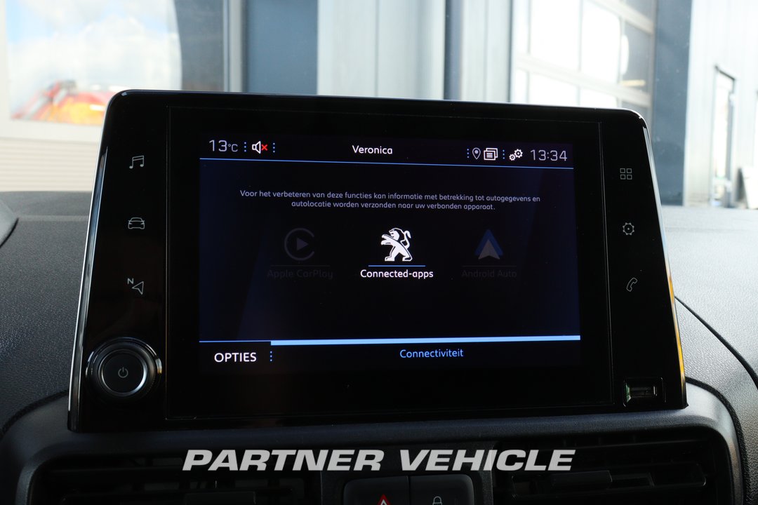 frontLeft : Peugeot Partner 130pk Fourgon utilitaire