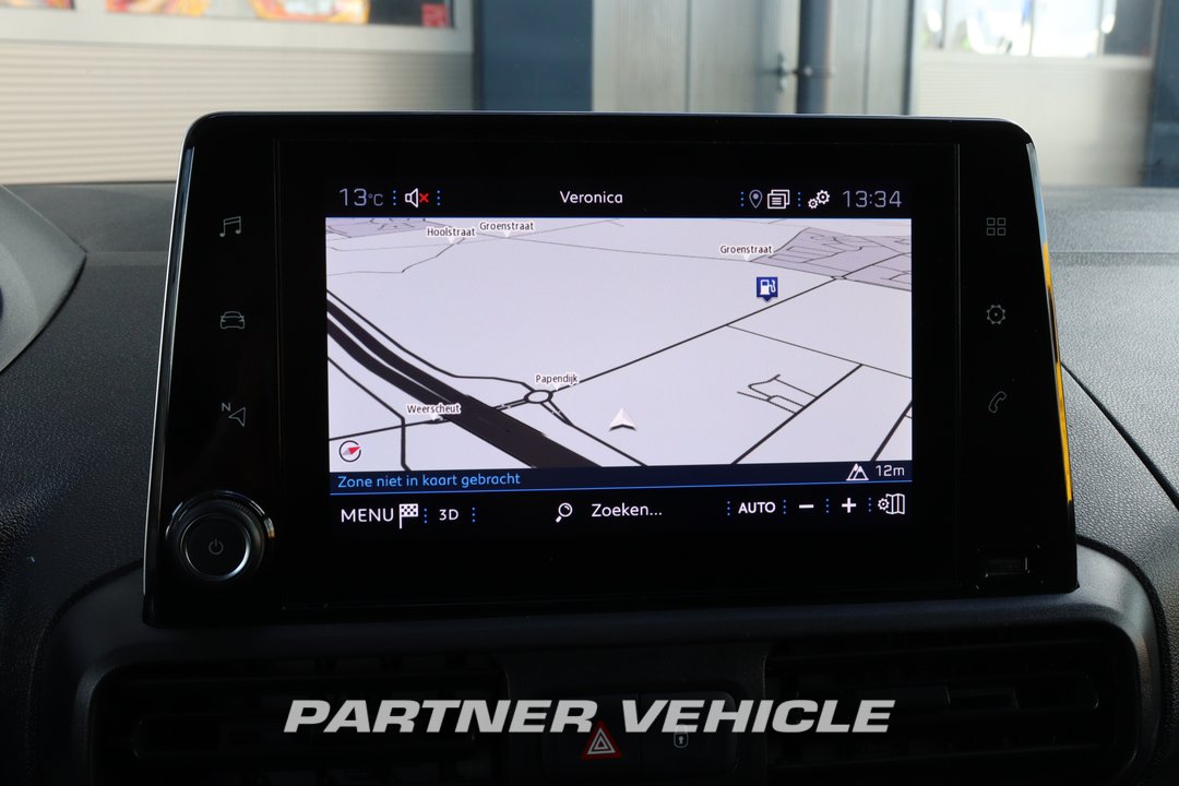frontLeft : Peugeot Partner 130pk Fourgon utilitaire