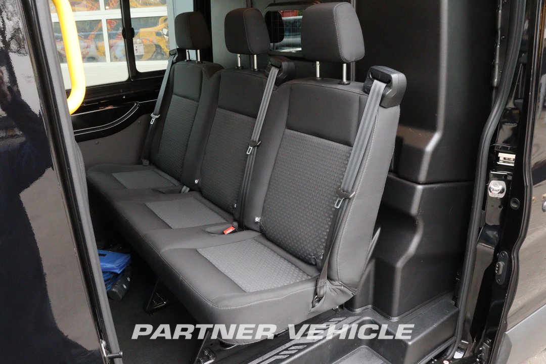 frontLeft : Ford Transit  Connect 100PK Minibussar skåpbilar