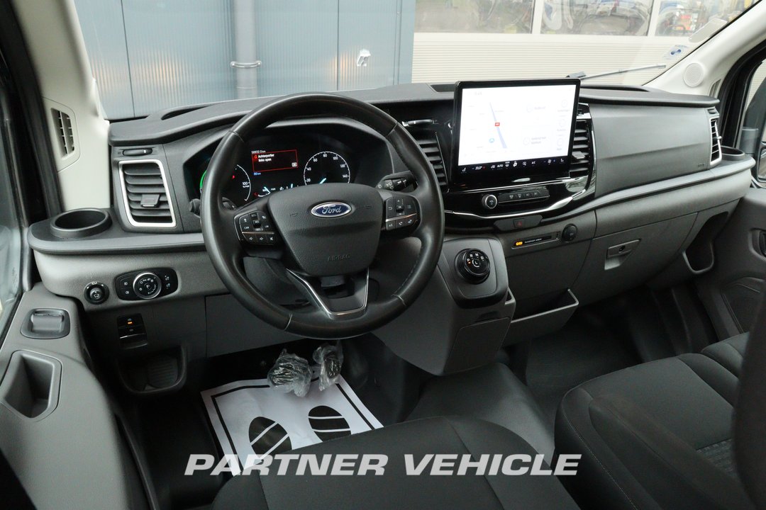 frontLeft : Ford Transit  Connect 100PK Minibussar skåpbilar