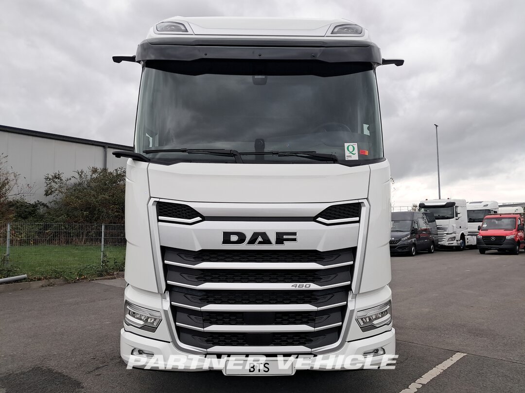 frontLeft : DAF XG 480 sattelzugmaschine